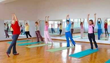 Gimnasia terapeutikoa bizkarreko mina txikiagoarekin