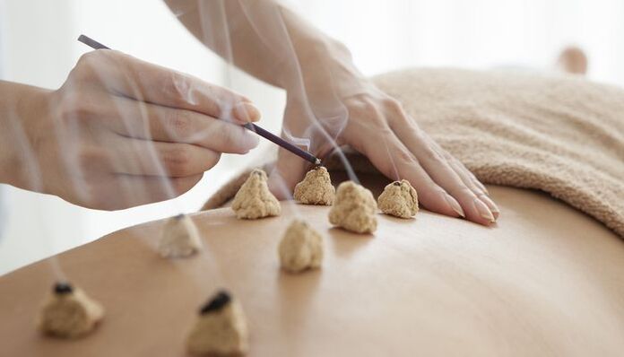 Osteokondrosiaren bizkarreko puntu bioaktiboak berotzea